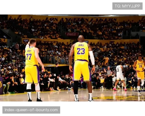 湖人队凭借末节高效防守逆转独行侠 巩固西部前六位置